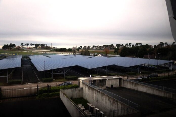 Les ombrières photovoltaïques du stade Marie-Marvingt inauguré