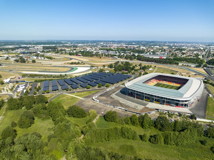 Ombrières photovoltaïques du stade Marie-Marvingt